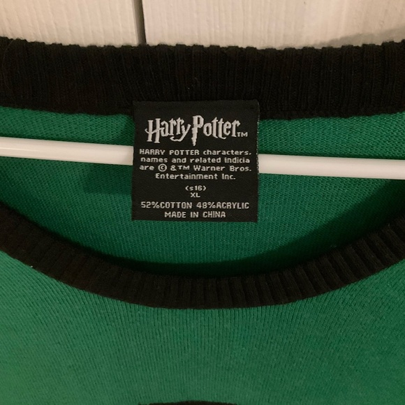 NWOT Harry Potter Slytherin Lightweight Sweater - Picture 4 of 5